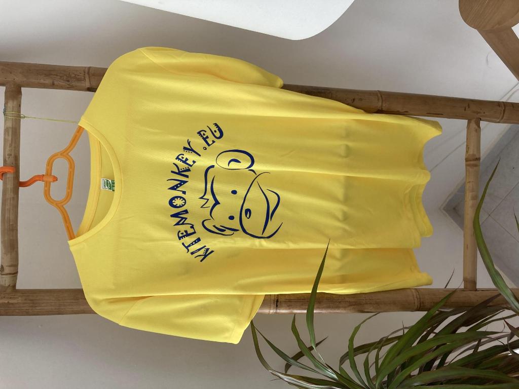 kitesurf kitemonkey quick dry lycra rashvest shortsleeve yellow tshirt